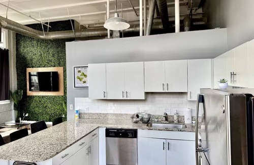 Central City Apartment | Modern Downtown Cozy Loft