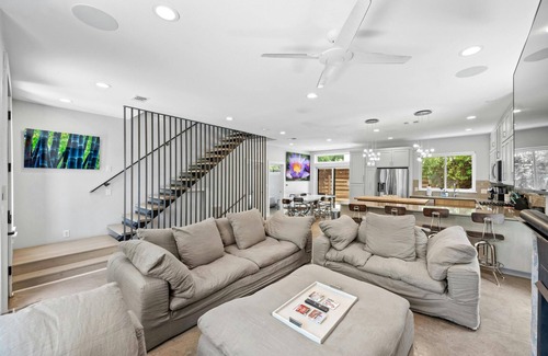 Blackshear-Prospect Hill House | Modern Eastside Home + Rooftop Deck - Valerie!