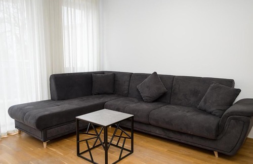 Primorski Apartment | Modern Elegance in Varna - Spacious 3-Bedroom Home by Flat Mаnаger