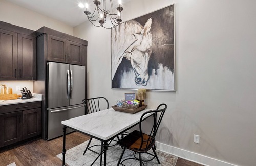 Lexington House | Modern & Elegant Carriage House at Historic Warsaw