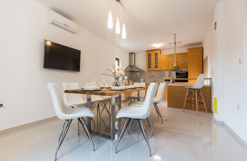 Policnik Villa | Modern Escape with Private Pool - 4 Bedroom Villa
