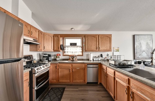 Wind Lake House | Modern Executive Family Lake Home