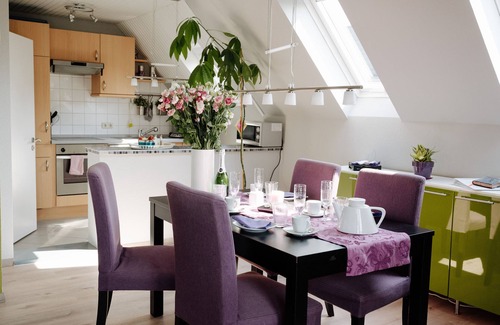 Bak Apartment | Modern family accommodation just 5 minutes from the lake