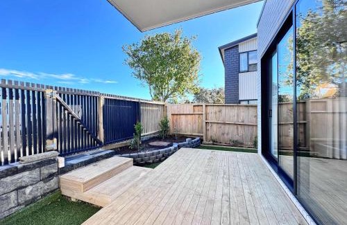 Auckland House | Modern Family St Heliers Stay 4BR & 1 Study vs AC