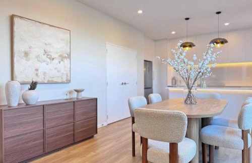 Auckland House | Modern Family St Heliers Stay 4BR & 1 Study vs AC