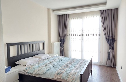 Bayrampasa Apartment | Modern Flat Apt Near City Center (Apt. 49)