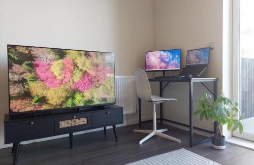 Botwell Apartment | Modern Flat Close to Heathrow Airport & Central London