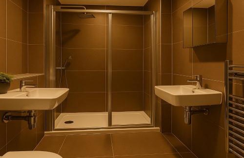 London Borough of Hounslow Apartment | Modern Flat near Heathrow Airport