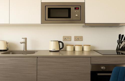 London Borough of Hounslow Apartment | Modern Flat near Heathrow Airport