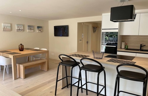 Ostend Condo | Modern flat with garden