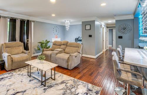 Oxon Hill-Glassmanor Apartment | Modern Fort Washington Apt 14 Mi to National Mall