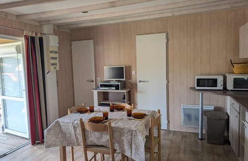 Egliseneuve-d'Entraigues Ski Chalet | Modern mobile home in Auvergne nature