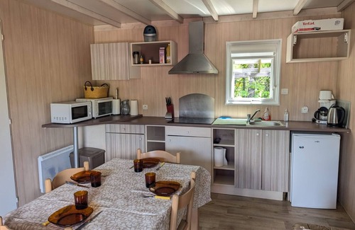 Egliseneuve-d'Entraigues Ski Chalet | Modern mobile home in Auvergne nature