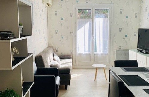 Amelie-les-Bains-Palalda Apartment | Modern 2-Bedroom Apartment with Balcony, WiFi, A/C, Garage - Amélie-les-Bains