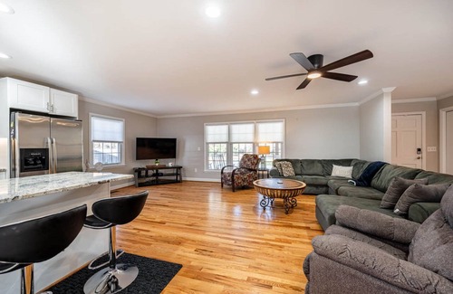 Durham House | Modern Gem*5BR*King beds*near Duke