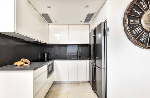 Herzliya Pituach Apartment | Modern Gem with Stunning Balcony by Sea N Rent