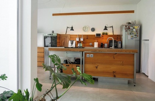 Feijo Apartment | Modern Grove Villa | 3 Bedroom | BBQ | Aircon