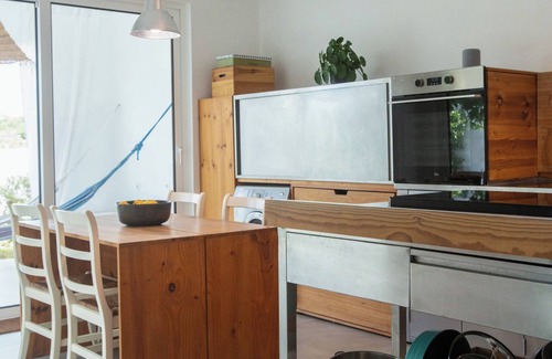 Feijo Apartment | Modern Grove Villa | 3 Bedroom | BBQ | Aircon