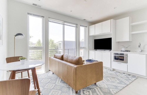 H Street Corridor Apartment | Modern H Street 1BR w/W/D, nr Bars & Restaurants, by Blueground