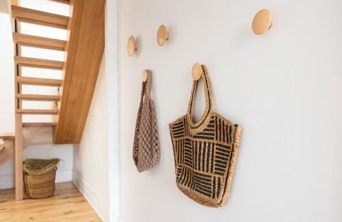 Fitzroy House | Modern Haven in Vibey Fitzroy Walk to shops