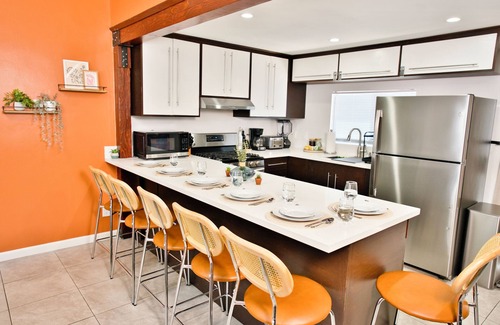 Hawthorne House | Modern Hideaway & 420 Friendly Patio - Near LAX, Beach + SoFi