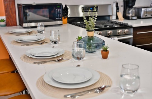 Hawthorne House | Modern Hideaway & 420 Friendly Patio - Near LAX, Beach + SoFi