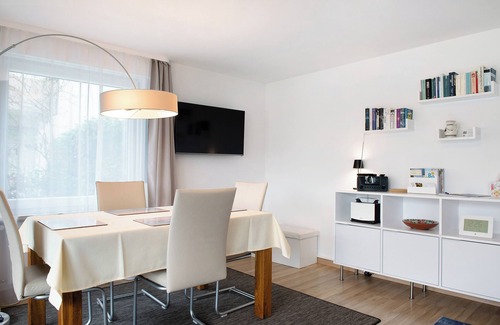 Meersburg Apartment | Modern Holiday Apartment "Gartenterrasse" with Garden Terrace and Wi-Fi