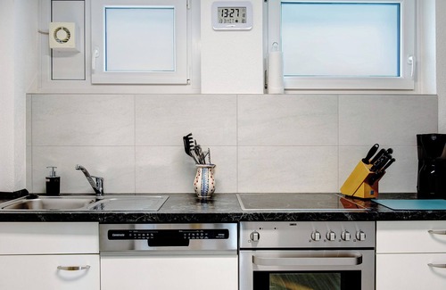 Meersburg Apartment | Modern Holiday Apartment "Gartenterrasse" with Garden Terrace and Wi-Fi