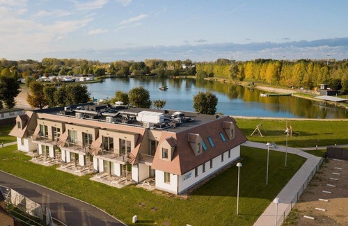 Jabbeke Apartment | Modern holiday apt., 15 min from Bruges & Ostend