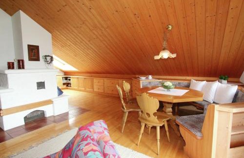Grossdorf House | Modern Holiday Home with Mountain View