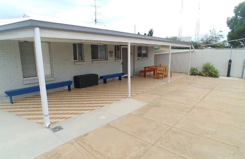 Moonta Bay House | Modern home, 300m to beach. Sport minded child friendly yard. BBQ and fish sink.