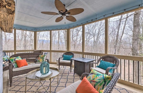 McGaheysville House | Modern Home Deck, BBQ, Games, Fire Pit, and More!