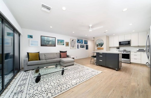 Willmore House | Modern Home - steps from downtown LB!