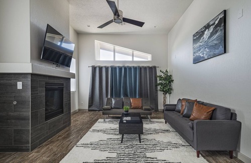 Mesa Del Sol Innovation Park House | Modern Home w/4BR Next to Netflix, Airport, Casino