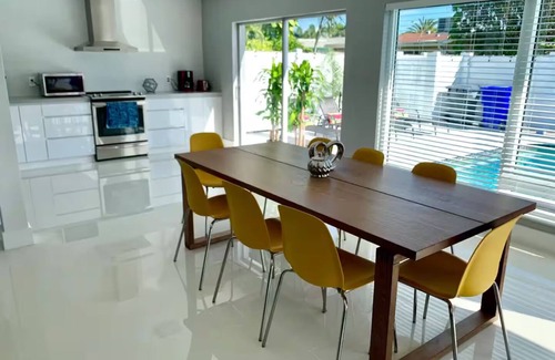 Hollywood Lakes House | Modern Home w/Heated Pool & BBQ | Hollywood Beach