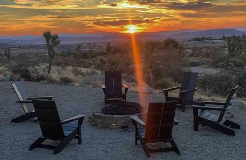 Joshua Tree House | Modern Home with Hot Tub + Open Desert Views + Hammocks + Fire Pit + Game Room