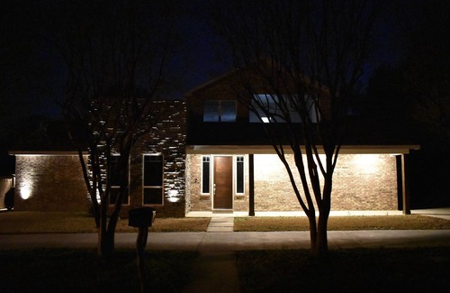 Grand Prairie House | Modern House of Photography, 4 bed, 3 bath, 2 Car Garage, EV Charger Near ATT