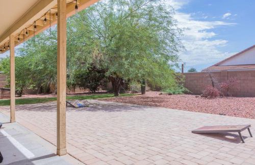 Chandler House | Modern House with Office Cornhole Near Freeways