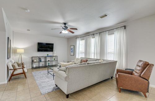 Houston House | Modern Houston Home with Patio 12 Mi to Downtown!