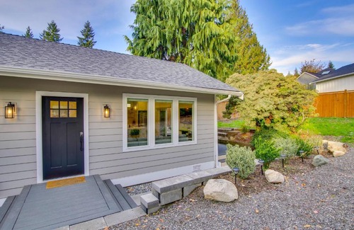 North Rose Hill House | Modern Kirkland Home with Private Yard and Fire Pit!
