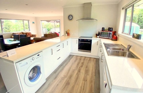 Pohara House | Modern 'Kiwi Bach' Holiday Home so Close to the Beach! The perfect retreat!