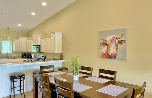 Lake Hamilton Condo | Modern Lake Hamilton Condo w/180° Lakefront View-Main Channel, Central Location!