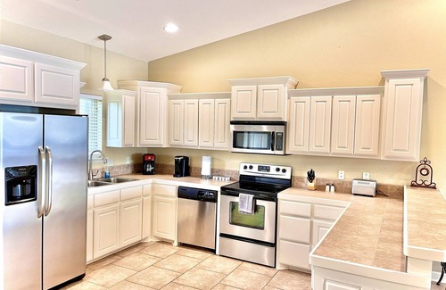 Lake Hamilton Condo | Modern Lake Hamilton Condo w/180° Lakefront View-Main Channel, Central Location!