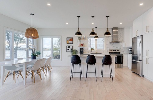Venise-en-Quebec Villa | Modern Lake House with Spa on Champlain Lake, Venise-en-Québec