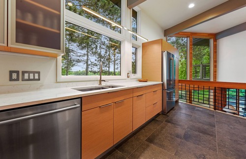 Stevens Point House | Modern Lake House w/Hot Tub, Game Room & Relaxing Views