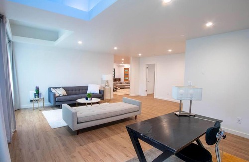 Kirkland Apartment | Modern Living in Kirkland