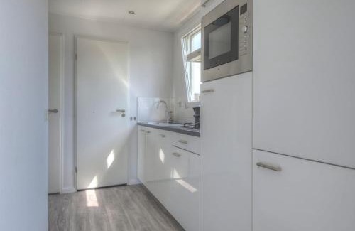 Municipality of Hellevoetsluis Ski Chalet | Modern lodge located 4 5 km from Rockanje