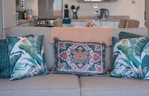 Mullacott Ski Chalet | Modern Lodge nr Ilfracombe & Beaches
