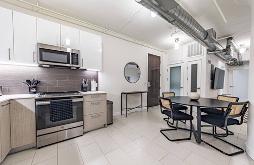 Historic Core Apartment | Modern Loft | 1BR in Downtown LA with Rooftop!