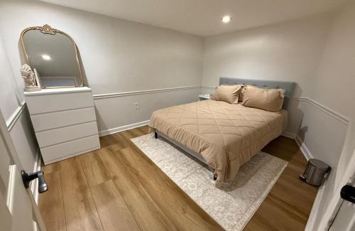 Weequahic Apartment | Modern loft 9 min from EWR